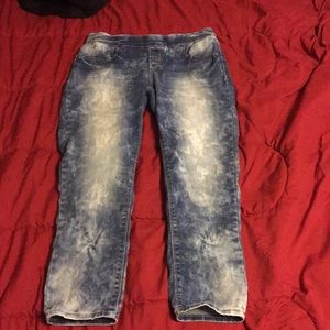 Cute butt shaping  capris